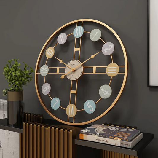 Grande horloge murale colorée