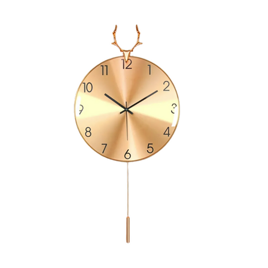 Horloge dorée murale