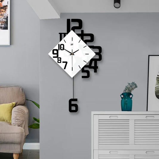 Horloge murale moderne avec balancier