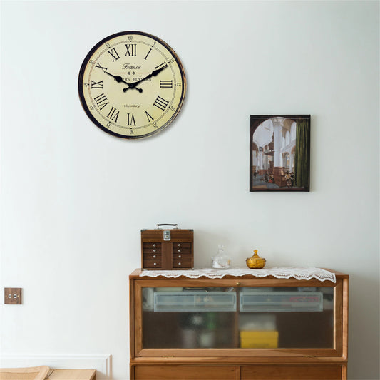 Horloge murale vintage silencieuse antique
