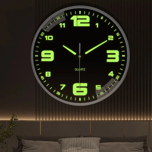 Horloge murale fluorescente
